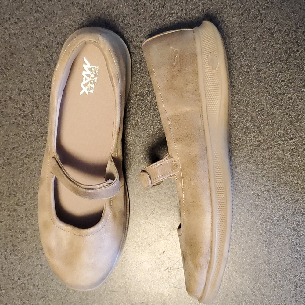 Shoe - Picture 3 of 3